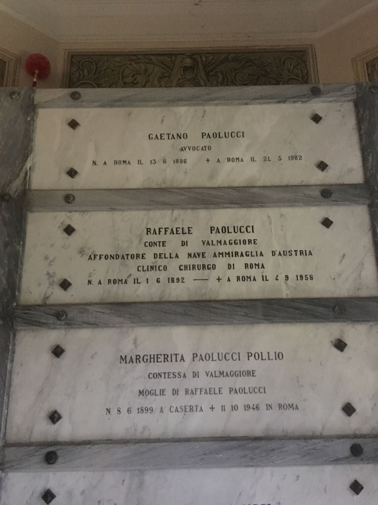 Raffaele Paolucci's tomb, Orsogna (3).JPG